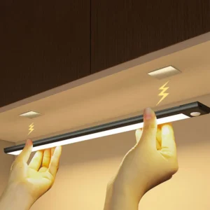 Lumière LED d&rsquo;armoire rechargeable à capteur