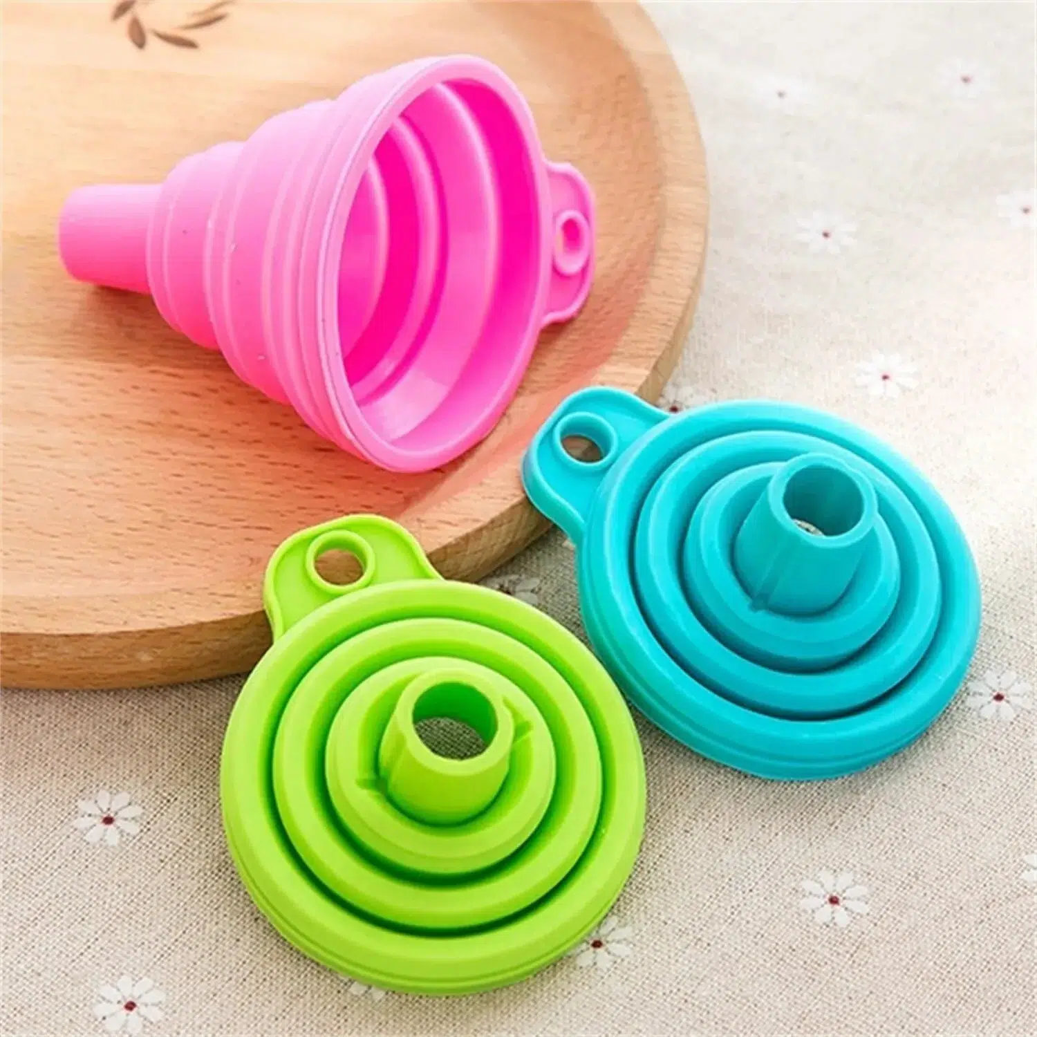 Ensemble d'entonnoirs de cuisine pliables 1 Saf0cd70a814e4eac93dca0baab02f99dC
