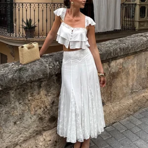 Ensemble col carre et jupe midi plissee ete